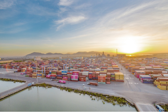 智能物流新篇章：集装箱海运专线若何沉塑内贸格局