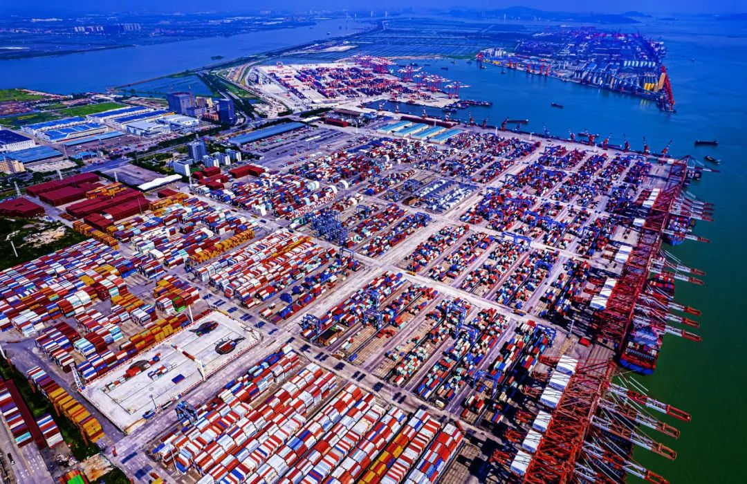 集装箱海运航运业走向正；穆仿菲獒黄